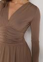 Brązowa Marszczona Sukienka Taliowana z Wiskozą z Dekoltem V i Długim Rękawem Emirie