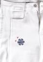 Białe Jeansy Balloon z Wysokim Stanem Zdobione Haftem w Kwiaty Thertheris