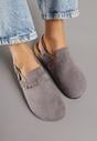 Szare Sandały w Stylu Chodaków Ozdobione Klamrami Qyrraya