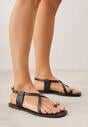 Czarne Sandały w Stylu Japonek z Metaliczną Ozdobą Catelin