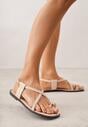 Beżowe Sandały w Stylu Japonek z Metaliczną Ozdobą Catelin