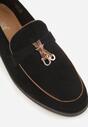 Czarne Mokasyny z Imitacji Zamszu Zdobione Aplikacją z Zawieszkami Peleg