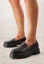 Czarne Mokasyny na Grubej Tłoczonej Podeszwie Dorikharei