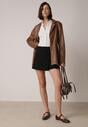 Czarne Spódnico-Szorty z Wysokim Stanem Zdobione Rozcięciem Crethoesa