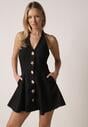 Czarna Sukienka Taliowana Wiązana na Szyi z Ozdobnymi Guzikami Cilamene