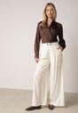Białe Szerokie Spodnie Wiskozowe w Garniturowym Stylu z Paskiem Qera