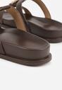 Ciemnobrązowe Klapki z Ozdobną Klamrą i Paskiem Kaidine