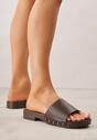 Ciemnobrązowe Klapki w Klasycznym Stylu z Nitami Talove