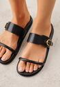 Czarne Klapki z Dwoma Paskami i Metaliczną Klamrą Doriax