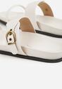 Białe Klapki z Dwoma Paskami i Metaliczną Klamrą Doriax