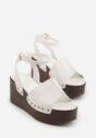 Białe Sandały na Koturnie i Platformie Ozdobione Nitami Rhethe