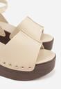 Beżowe Sandały na Koturnie i Platformie Ozdobione Nitami Rhethe