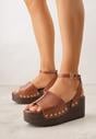 Brązowe Sandały na Koturnie i Platformie Ozdobione Nitami Rhethe