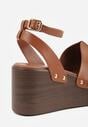 Brązowe Sandały na Koturnie i Platformie Ozdobione Nitami Rhethe