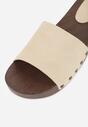 Beżowe Klapki Ozdobione Nitami Thronisei