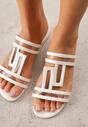 Białe Klapki z Geometrycznymi Paskami Adriameda