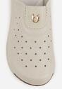 Beżowe Klapki Ozdobione Tłoczeniem Perforacją i Metaliczną Aplikacją Arihari