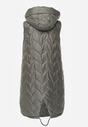 Zielona Przejściowa Kamizelka Pikowana o Długim Kroju z Kapturem i Naszywką Harmaste
