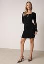 Czarna Sweterkowa Sukienka Dopasowana z Wiskozy z Falbankami i Guzikami Nevinndra