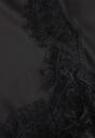 Czarna Spódnica z Satyny z Koronką i Rozcięciem na Nogę Doritana