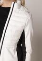 Biała Pikowana Kurtka Przejściowa z Kapturem i Elastycznymi Rękawami Nikitha