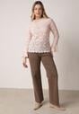 Różowa Koronkowa Bluzka z Falbanką i Rozszerzanymi Rękawami Nelaetia