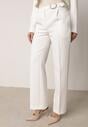 Białe Garniturowe Spodnie VICES na Kant z Wszytym Paskiem z Klamrą Azivore