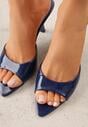 Granatowe Klapki na Szpilce z Odkrytym Noskiem w Szpic Astranate