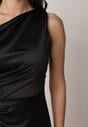 Czarna Satynowa Sukienka Wieczorowa na Jedno Ramię z Marszczeniem w Talii Cezalie