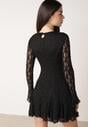 Czarna Sukienka Koronkowa z Rozkloszowanymi Rękawami Cinatea