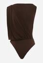 Brązowe Marszczone Body z Dekoltem Łódka i Ozdobną Aplikacją na Ramieniu Carlenka