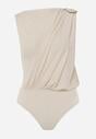 Beżowe Marszczone Body z Dekoltem Łódka i Ozdobną Aplikacją na Ramieniu Carlenka