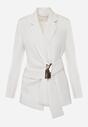 Biała Taliowana Marynarka z Wiskozą z Marszczeniem i Aplikacją przy Wiązaniu Alyndra