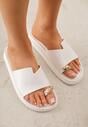 Białe Klapki Typu Japonki z Metaliczną Ozdobą Samrina