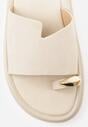 Beżowe Klapki Typu Japonki z Metaliczną Ozdobą Samrina