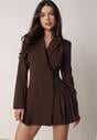 Brązowa Sukienka o Kroju Marynarki VICES z Poduszkami w Ramionach Serlina