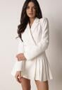 Biała Sukienka o Kroju Marynarki VICES z Poduszkami w Ramionach Serlina