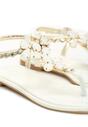Białe Sandały Gemstones