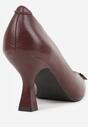 Bordowe Czółenka Vices ze Skórzaną Wkładką i Prostokątną Aplikacją Berisse