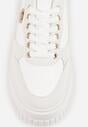 Białe Sneakersy VICES na Żłobionej Podeszwie Zdobione Elegancką Aplikacją Lunatea