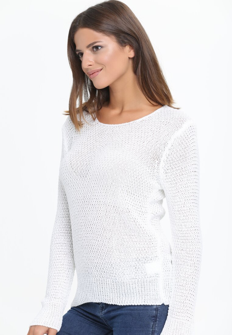 Biały Sweterek Cozy