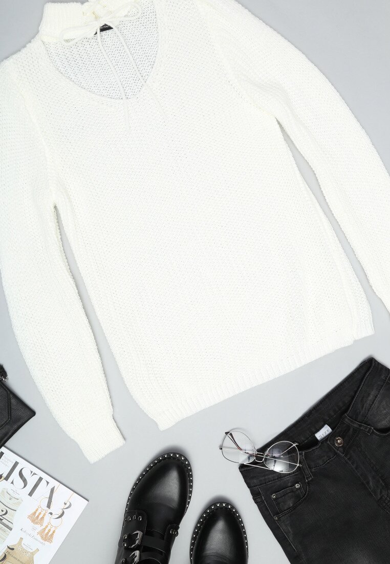 Biały Sweter Outlook