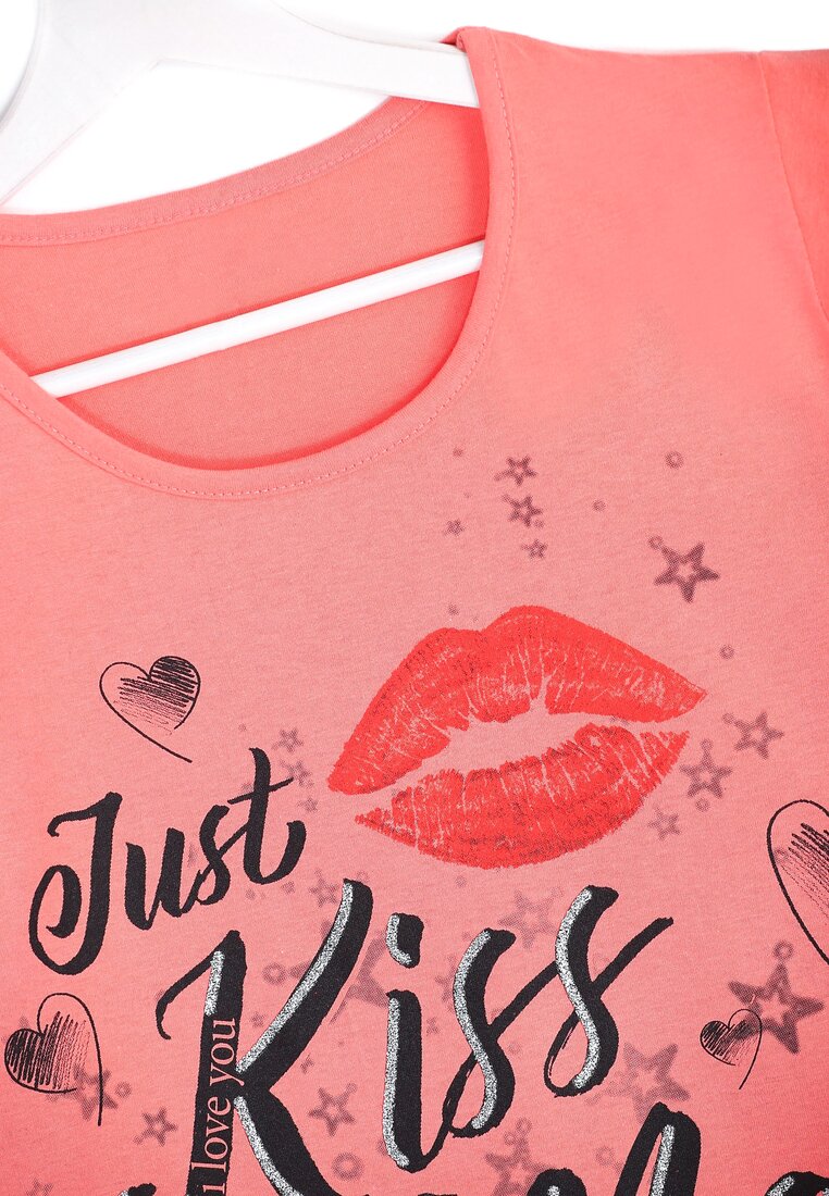Koralowy T-shirt Kiss Me