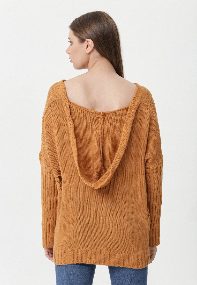 Camelowy Sweter Entertain
