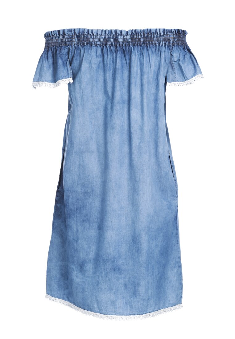 Niebieska Sukienka Causing