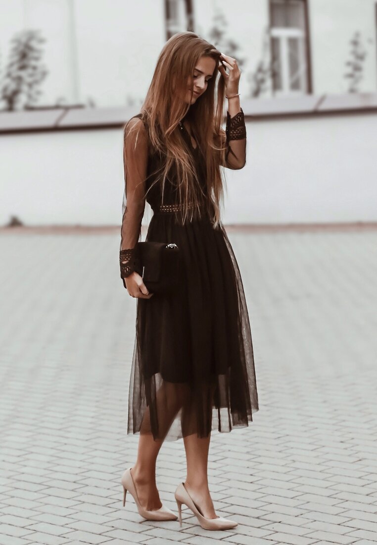 Czarna Sukienka Anecdotic