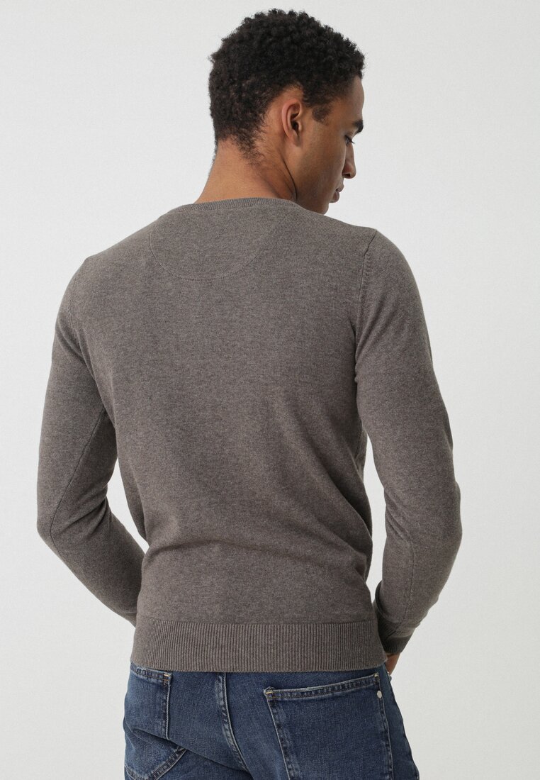 Khaki Sweter Armistead