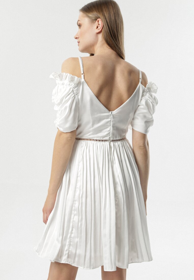 Biała Sukienka Evenhall