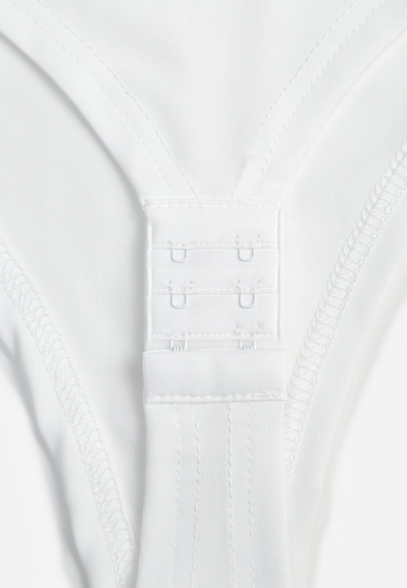 Białe Body z Wiskozą i Kopertowym Dekoltem Candletree