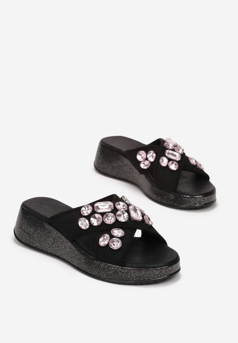 Czarne Klapki Phrinohre